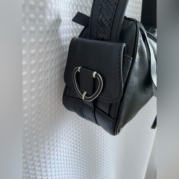 Women’s vintage Y2K DOLCE&GABBANA Black leather shoulder bag - Picture 6 of 16